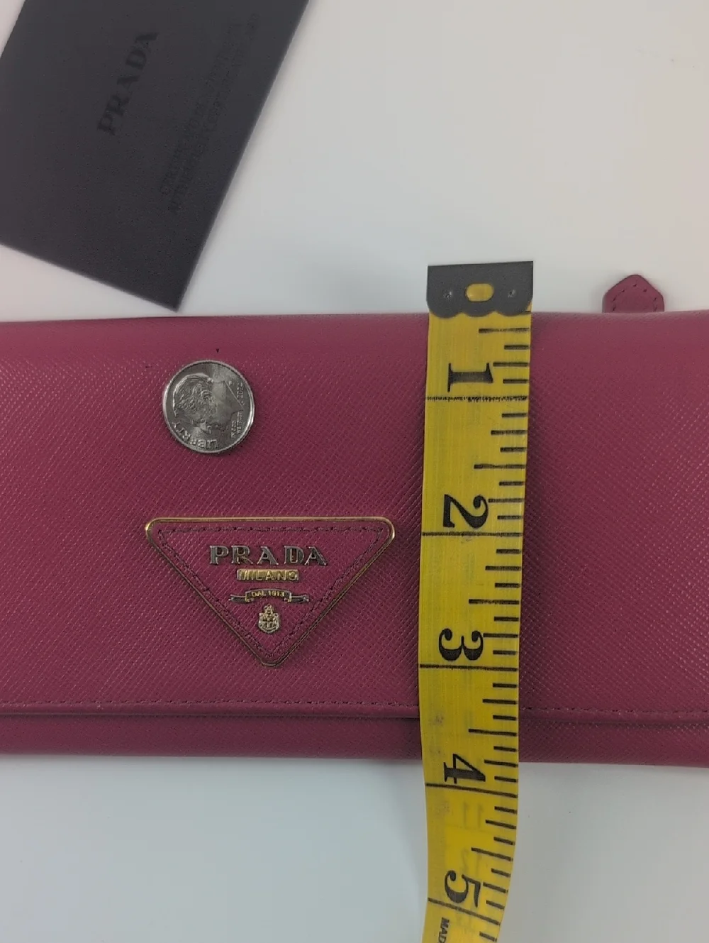 Prada Saffiano Wallet In Great Condition !